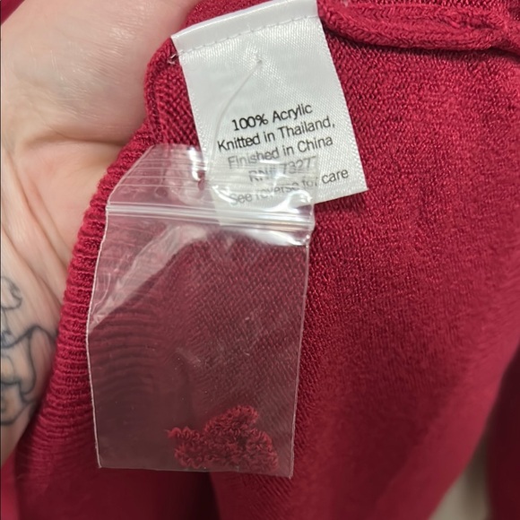 Cozy Raspberry V-Neck Sweater - Picture 4 of 4